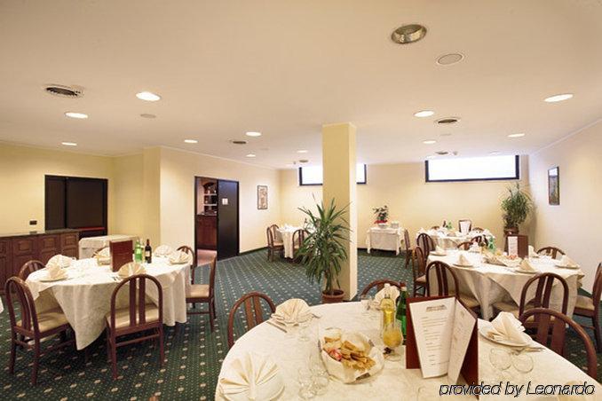 Dropiluc Hotel Druento Restaurant photo